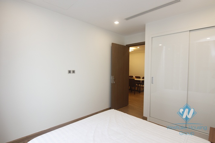 Wonderful four bedrooms apartment for rent in Vinhome Metropolis, Ba Dinh district, Ha Noi 